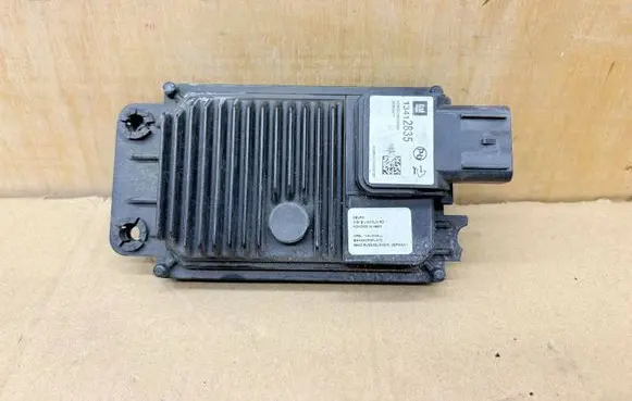 Opel Zafira C Distronic sensor radar 13412835 28356907Y 4228352190430006