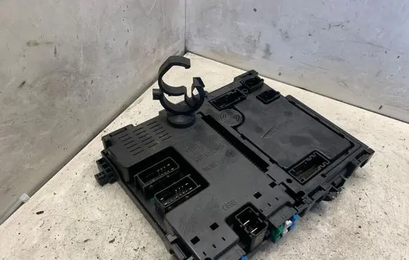 Peugeot 206 Comfort/convenience module S105872400G