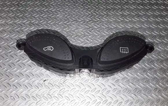 Ford Focus Windscreen/window heater switch 98AG18C621AF