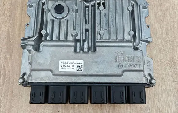 BMW 5 G30 G31 G38 Engine control unit/module 5A4C359