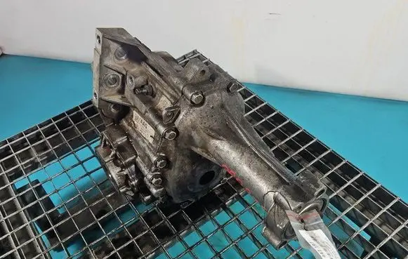 Gearbox transfer box case