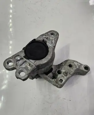 Engine mount bracket