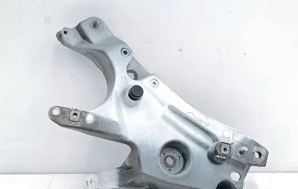 Volvo S90, V90 Fender mounting bracket 31447897 Y17051400