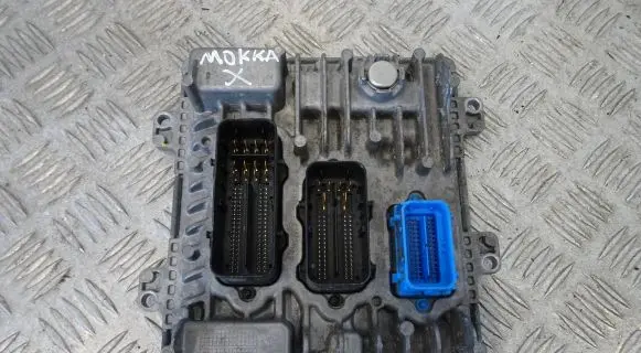 Opel Mokka X Engine control unit/module 55501572
