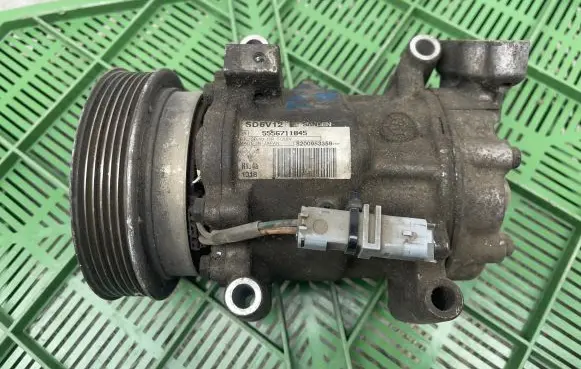 Renault Twingo II Air conditioning (A/C) compressor (pump) 8200953359 5556711845