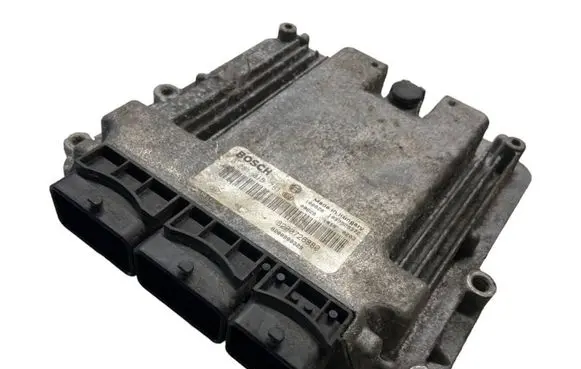 Renault Laguna III Engine control unit/module 0281015781 8200726880