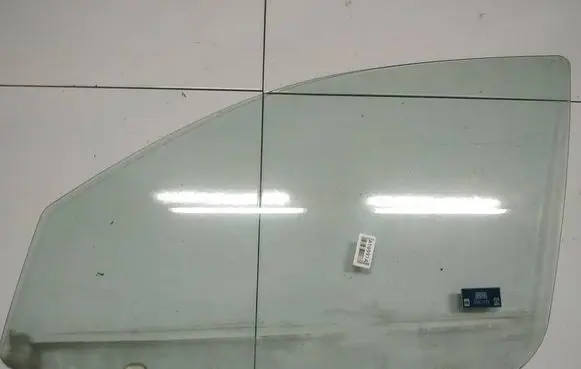 Mitsubishi Outlander Front door window glass four-door as2