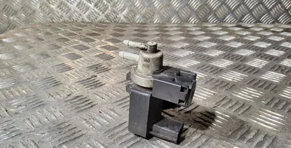Audi A4 S4 B7 8E 8H Turbo solenoid valve 8E0906627C 72290313