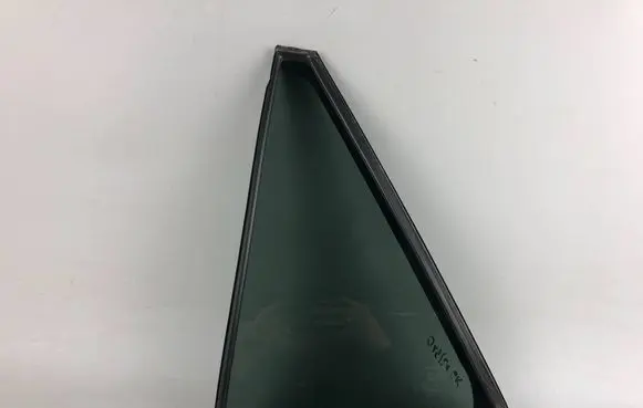 Subaru Outback (BS) Rear vent window glass 62284AL110