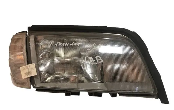 Mercedes-Benz C W202 Headlight/headlamp A2028202461 1305621596 67676464