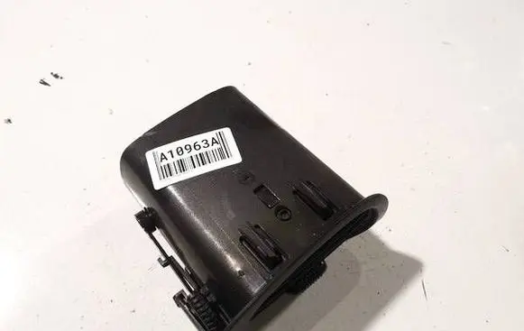 Chrysler Voyager Dash center air vent grill 