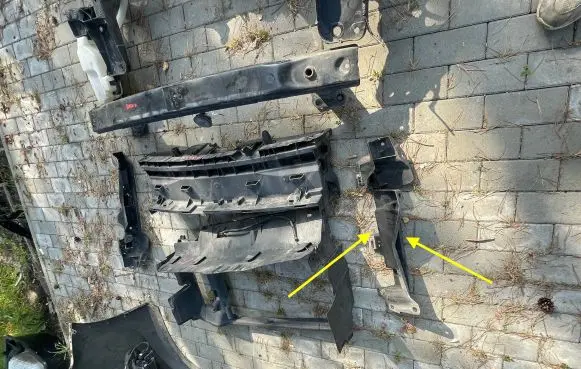 Renault Kangoo II Fender mounting bracket