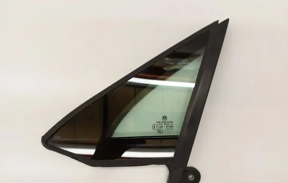 Volkswagen PASSAT B8 Front door vent window glass four-door 3G0845113F