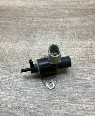Volvo S40, V40 Turbo solenoid valve 7700875912