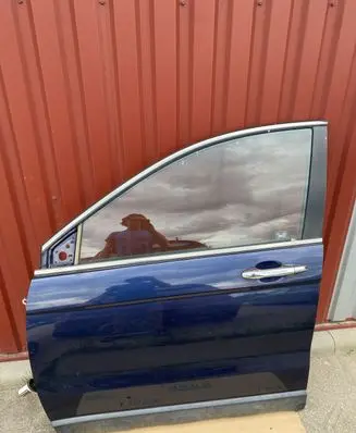 Honda CR-V Front door