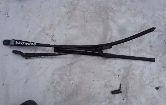 Skoda Roomster (5J) Front wiper blade arm