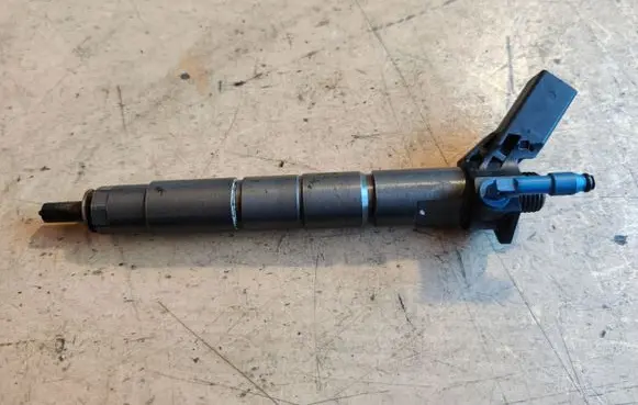 Mercedes-Benz E W213 Fuel injector A6540700187