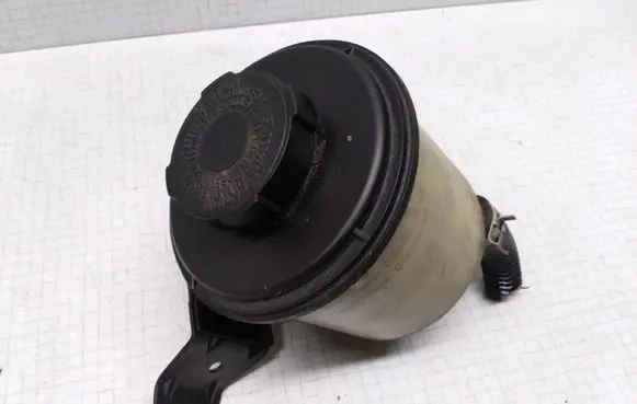 Nissan Almera Tino Power steering fluid tank/reservoir