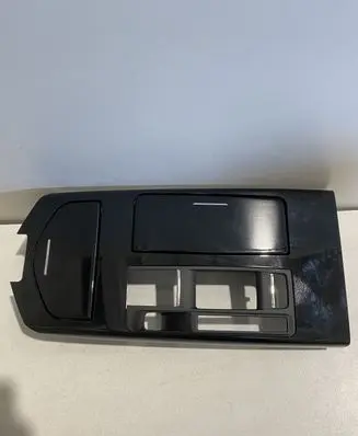 Maserati Ghibli Center console 670011129 670011133