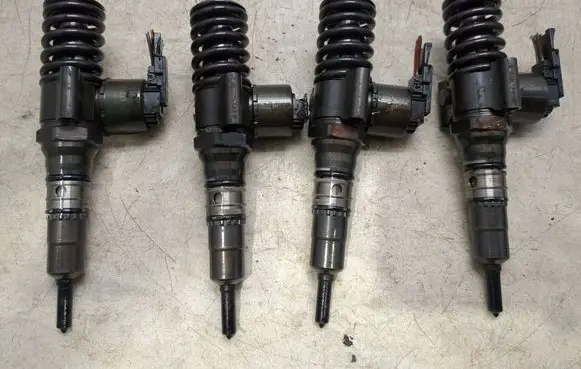 Audi A3 S3 8P Fuel injectors set 0414720404 03g130073