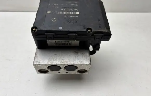 Volkswagen Golf IV ABS Pump 1J0907379Q 1J0614217E
