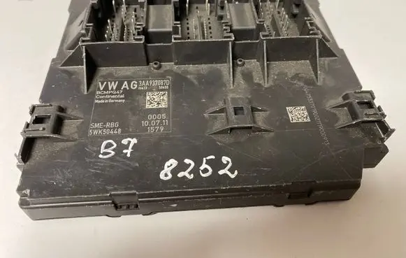 Volkswagen PASSAT B7 Comfort/convenience module 3AA937087D 5WK50448 BCMPQ47
