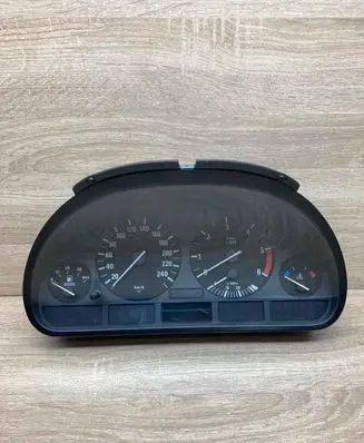 BMW 5 E39 Speedometer (instrument cluster) 8375675 110008735