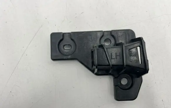 Volvo XC90 Front bumper mounting bracket 31353763