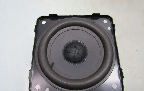KIA Soul Subwoofer speaker 96002761A