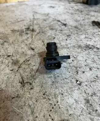 Volvo S40 Camshaft position sensor 8658495 1170031210