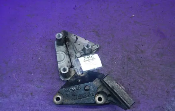 Opel Astra H Engine mounting bracket 13125628