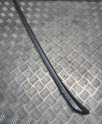 Hyundai Santa Fe Windshield trim 861322W000