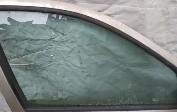 Renault Megane I Front door window glass four-door