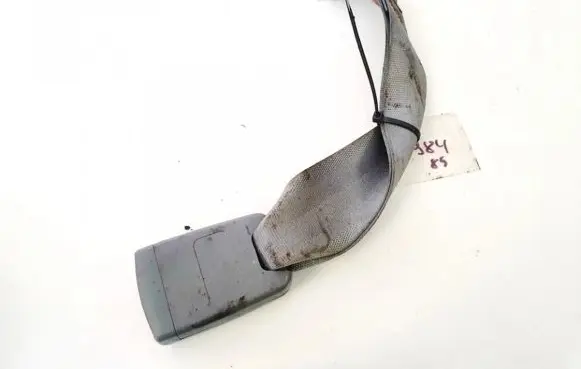KIA Carens I Rear seatbelt buckle
