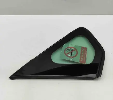 Toyota Prius (XW30) Rear side window 6272047040