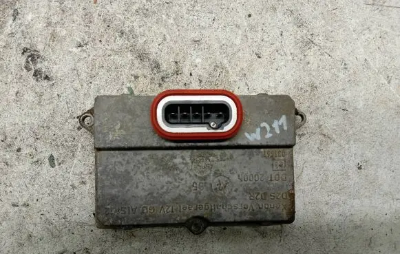 Mercedes-Benz E W211 Headlight ballast module Xenon D0T2000H 031661 D2GD2R