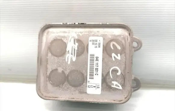 Volkswagen Golf Cross Engine oil radiator 04E117021C