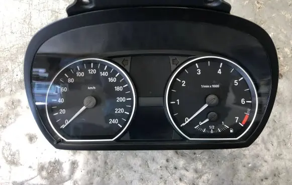 BMW 1 E81 E87 Speedometer (instrument cluster) 9187038