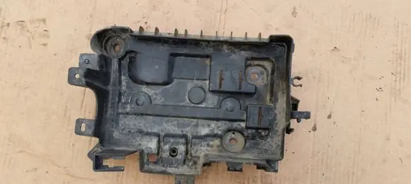Opel Corsa D Battery tray 13296473