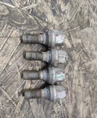 Nuts/bolts