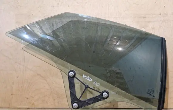 Mercedes-Benz E C207 W207 Rear side window E000259 43R0050 AS2