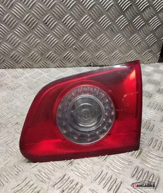 Tailgate rear/tail lights
