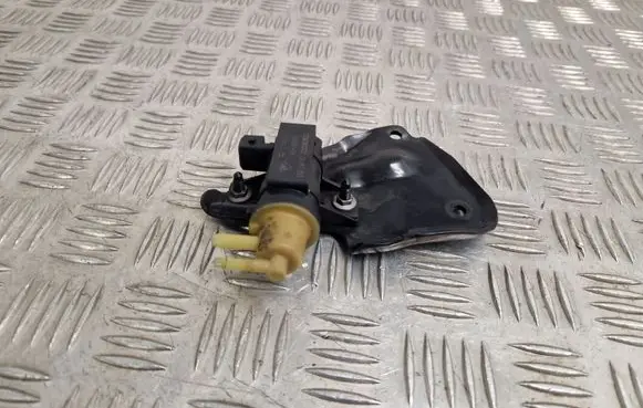 Renault Espace V (RFC) Turbo solenoid valve 149566740R