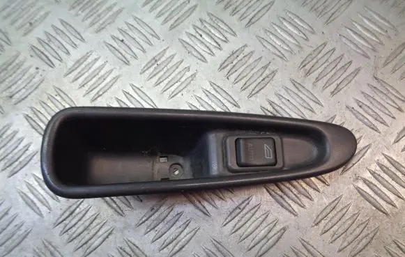 Volvo S40, V40 Quarter vent window switch 03458221