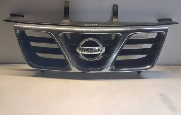Front bumper upper radiator grill
