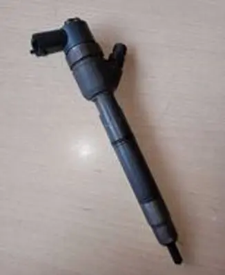 Hyundai ix35 Fuel injector 0445110410