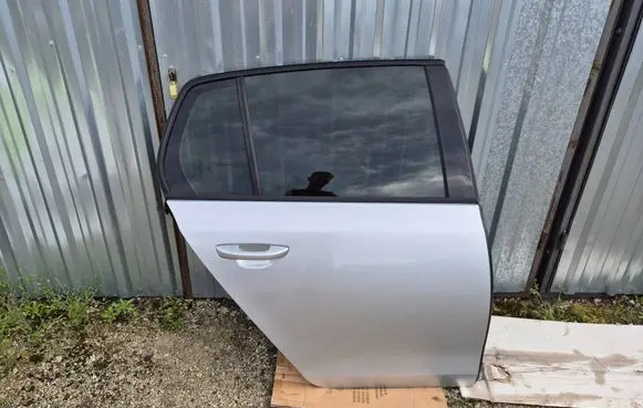 Volkswagen Golf VI Rear door 