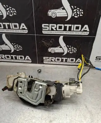 Mercedes-Benz S W220 Front door lock 2207206135
