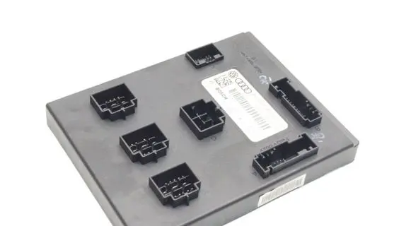 Audi Q5 SQ5 Central body control module 8K0907063DG