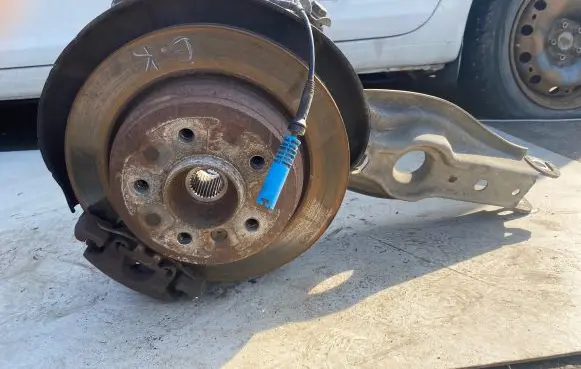 BMW X1 E84 Rear wheel hub spindle/knuckle 6788049